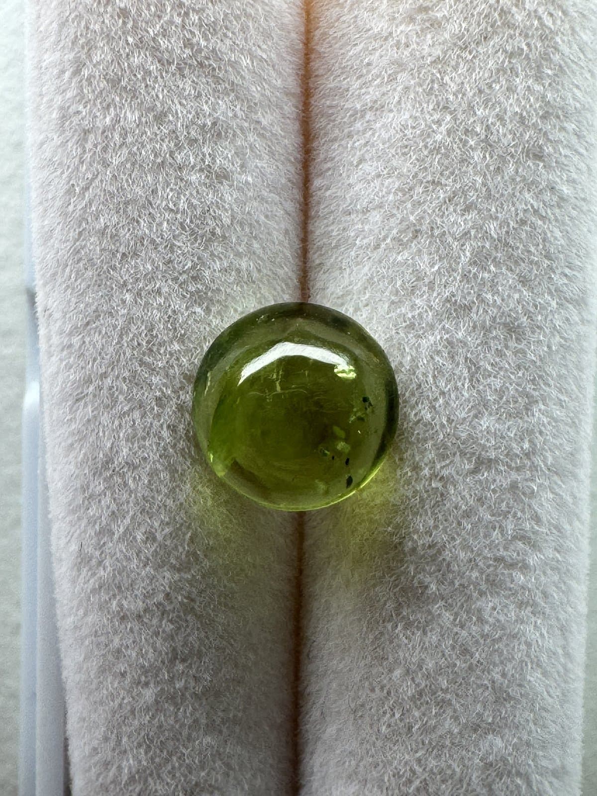 زبرجد معدنی طبیعی پاکستان (ابعاد ۹ در ۹ میل)