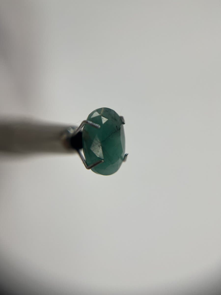 زمرد معدنی زامبیا (ابعاد ۹ در ۷ میل - ۱.۹۵ قیراط)